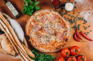 10. Pizza Capri (Rozmiar Pizzy: Mała 20)