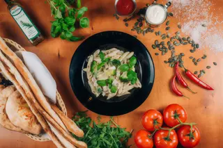 08. Penne con Pollo e Brokoli