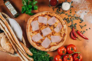06. Pizza Calzone (Rozmiar Pizzy: Średnia 30)