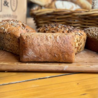 Żytni z czarnuszką