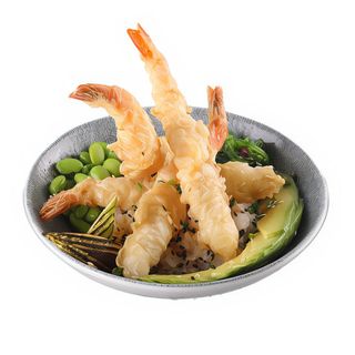 Sushi bowl z krewetkami w tempurze