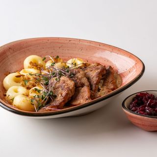 Polędwiczki wieprzowe marynowane w nalewce wiśniowej 