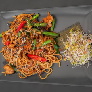 Nudle Jajeczne w sosie teriyaki