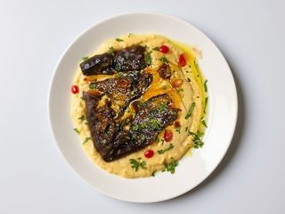 Hummus daktylowy z bakłażanem