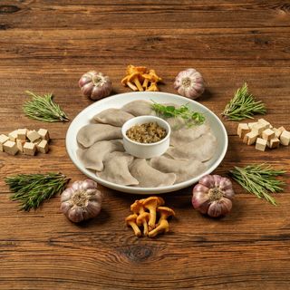 Pierogi gryczane z kurkami i tofu