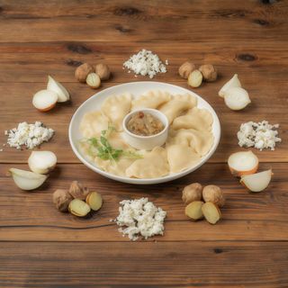 Pierogi z białym twarogiem, ziemniakami i cebulą
