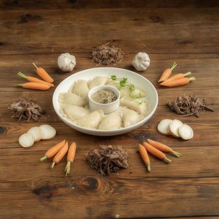 Pierogi z własnoręcznie mielonym mięsem z dzika 