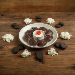 Pierogi z ciasteczkami Oreo.