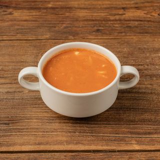 Zupa pomidorowa z własnoręcznie robionym makaronem