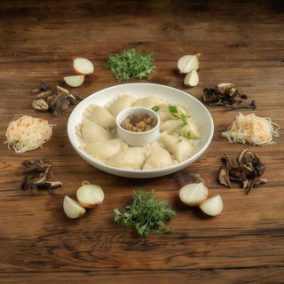 Pierogi z kapustą duszoną z grzybami leśnymi