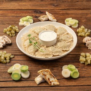 Pierogi gotowane z sandaczem,