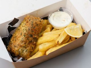 Dorsz w cieście ziołowym 