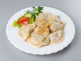 Pierogi ukraińskie z cebulką podsmażaną