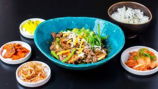 VEGE JAPCHAE + ZESTAW BANCHAN