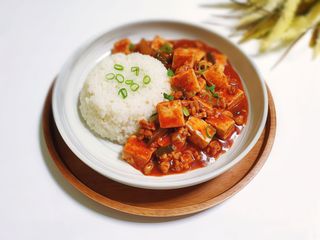 Tofu w sosie ze świeżych pomidorów 400g