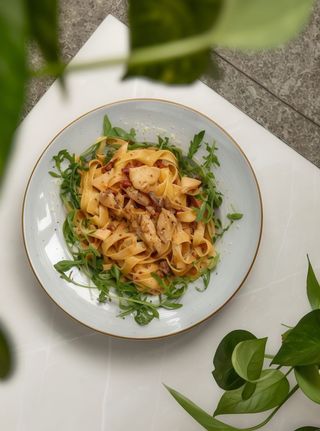 Tagliatelle z kurczakiem i suszonymi pomidorami