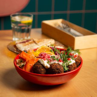 FALLAFEL TALERZ VEGAN