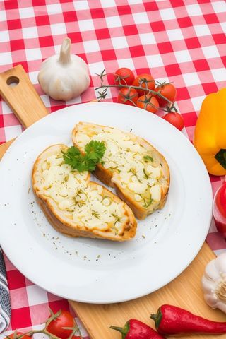 Chlebek czosnkowy 2szt.