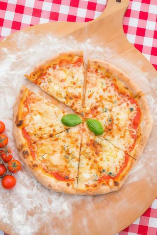 Pizza Quattro Formaggi 30cm