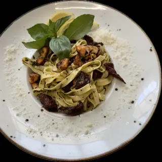 TAGLIATELLE SALMON