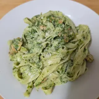 Tagliatelle z kurczakiem i szpinakiem