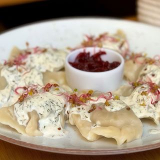 Pierogi po gdańsku nadziewane pieczoną kaczką 7 szt