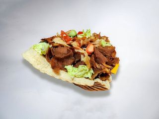 Kebab na grubym cieście z wołowiny