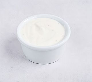 Sos czosnkowo-koperkowy