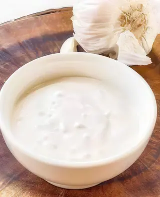 Sos czosnkowy