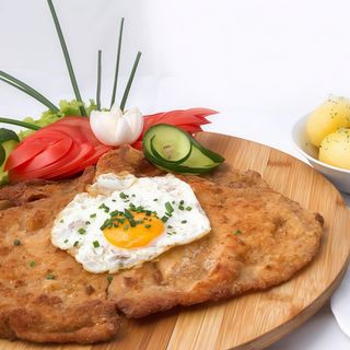 Zestaw Sznycel olbrzym z jajkiem sadzonym + Pepsi 1l