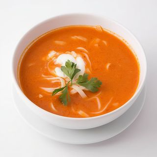 Pomidorowa z makaronem