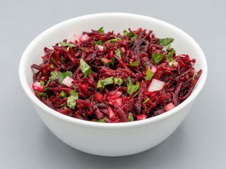 Surówka z buraczka czerwonego