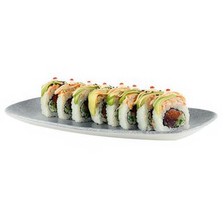 Dragon roll z krewetkami, tuńczykiem i łososiem