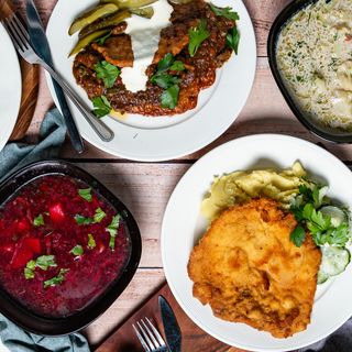 Kaszanka/ kozi ser/ prażone jabłko/ miód