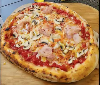 Capricciosa ok. 40 cm+ pepsi 0.85l