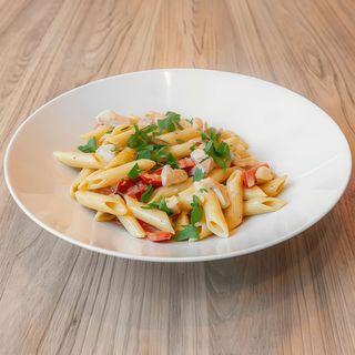 Penne z brokułem, serem i czosnkiem