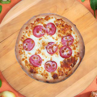 Focaccia z serem i salami