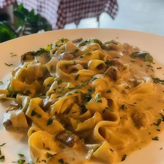 Tagliatelle Con Crema ai Funghi Porcini