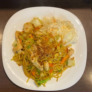 Makaron chiński z kurczakiem