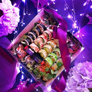 Zestaw Sylwestrowy L, 31 kawałków sushi za 154zł zamiast 167zł