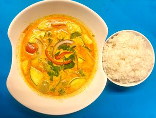 Danie tajskie z warzywami i curry