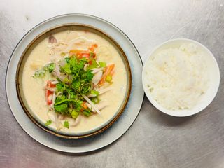 Tom kha thai