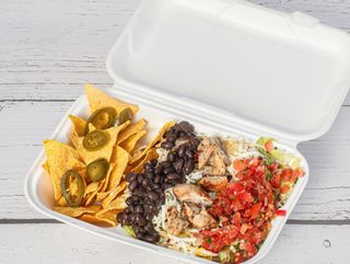 Sałatka meksykańska z kurczakiem