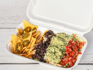 Sałatka wege meksykańska z guacamole