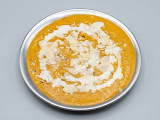 Korma z indyjskim serem paneer