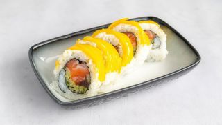 Salmon Maguro Uramaki
