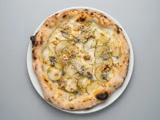 Pizza Pera
