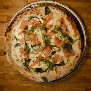 Pizza miesiąca - z łososiem