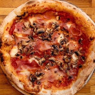 Pizza Prosciutto Funghi