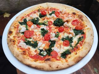 Pizza z krewetkami 40 cm